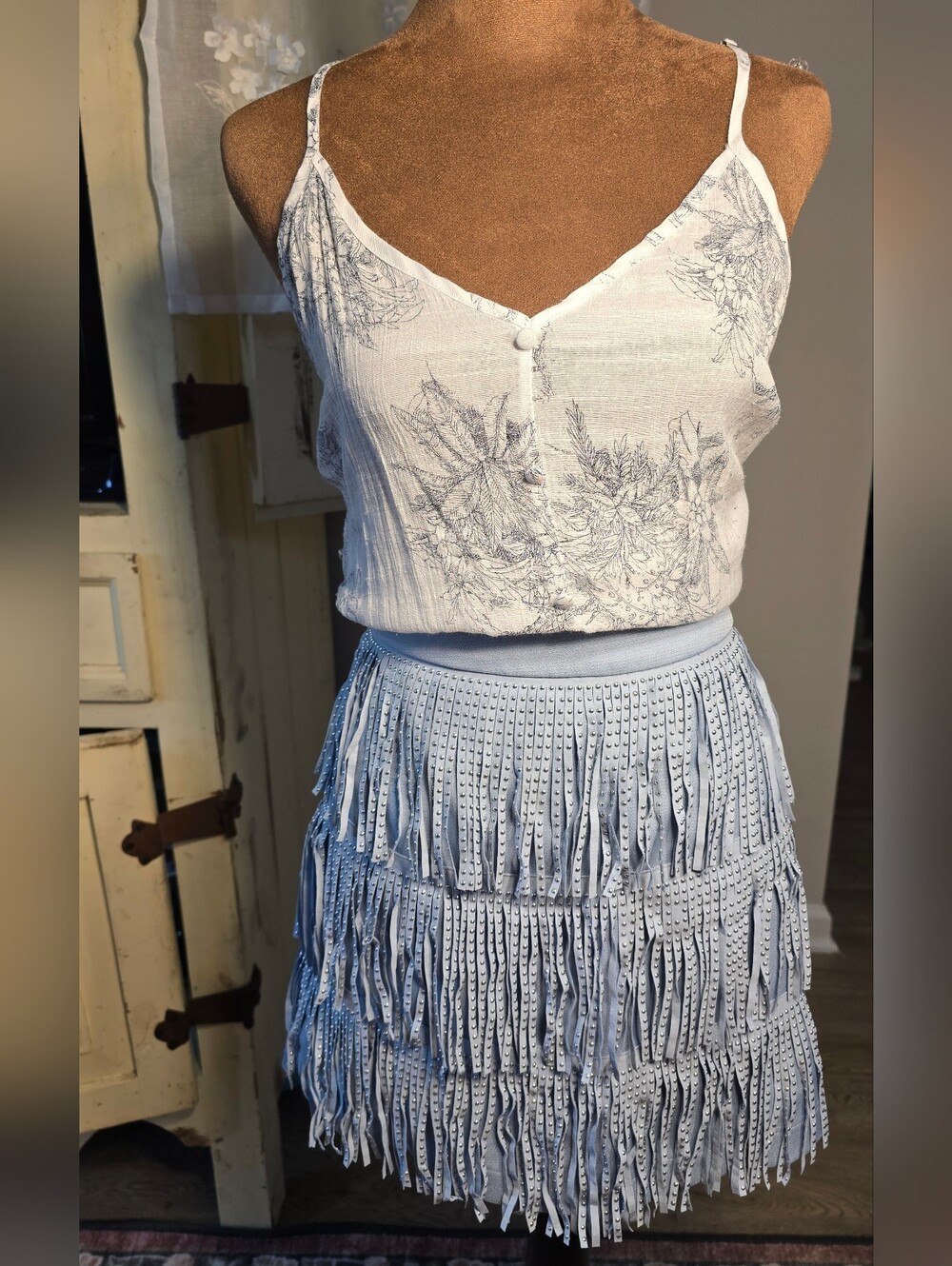 🐎 New With Tags Studded Fringe Powder Blue Suede Skirt Free The Roses Size M